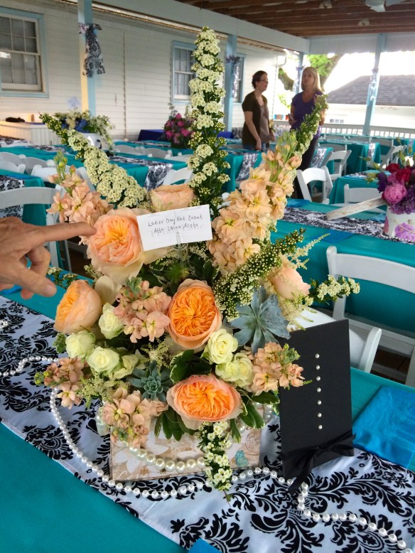 Juliet roses in this peachy display